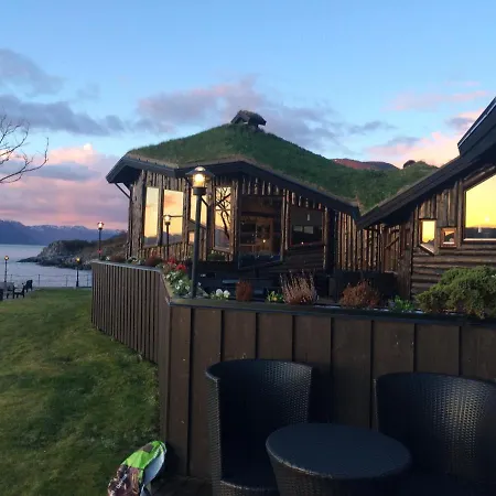 Brekkestranda Fjordhotel ホテル Brekke