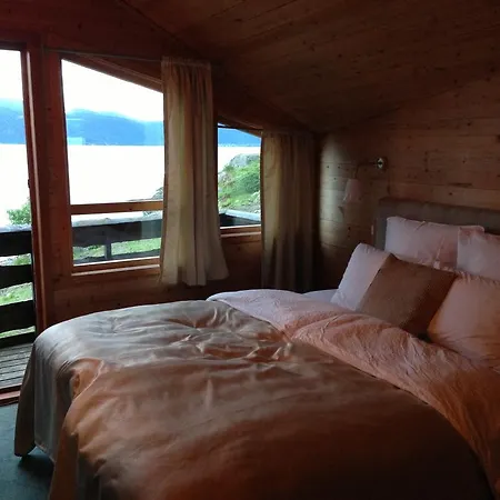 ホテル Brekkestranda Fjordhotel