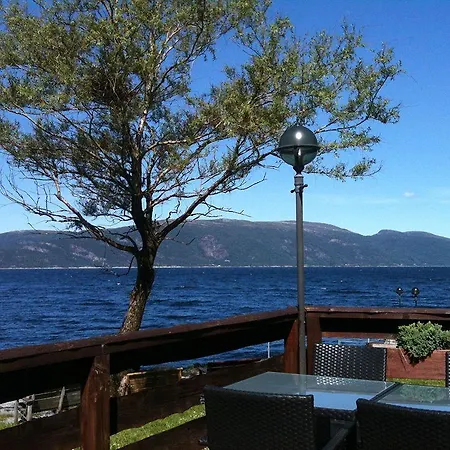 ホテル Brekkestranda Fjordhotel Brekke