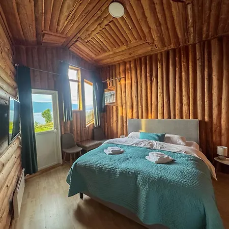 Brekkestranda Fjordhotel ホテル 3*