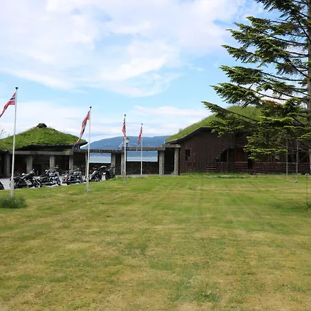ホテル Brekkestranda Fjordhotel