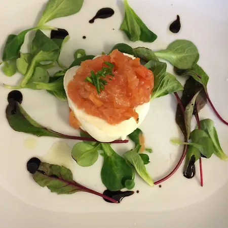 ホテル Brekkestranda Fjordhotel Brekke