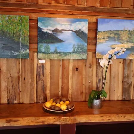 ホテル Brekkestranda Fjordhotel