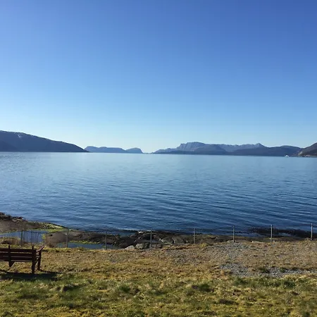 Brekkestranda Fjordhotel ホテル 3*