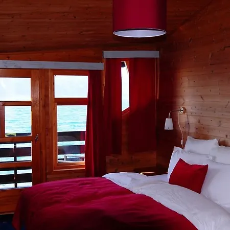 Brekkestranda Fjordhotel ホテル 3*