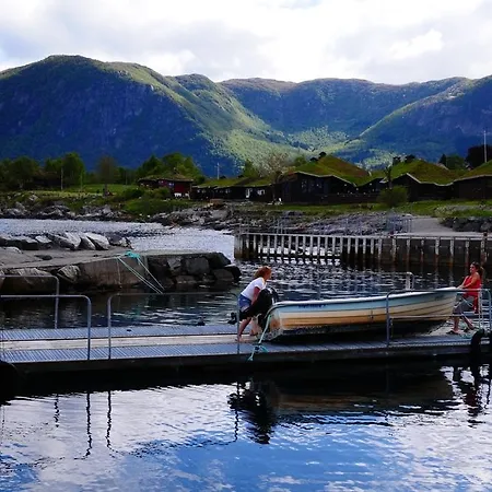 Brekkestranda Fjordhotel ホテル