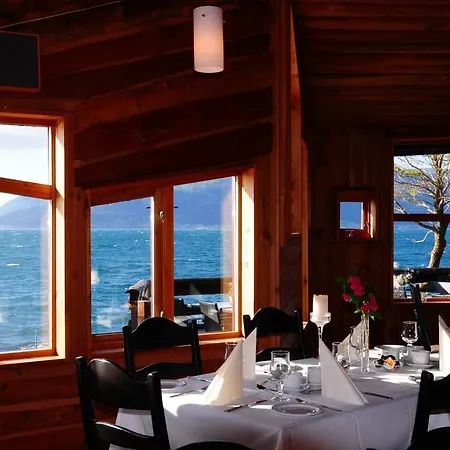 Brekkestranda Fjordhotel ホテル Brekke