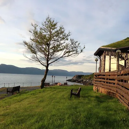 ホテル Brekkestranda Fjordhotel