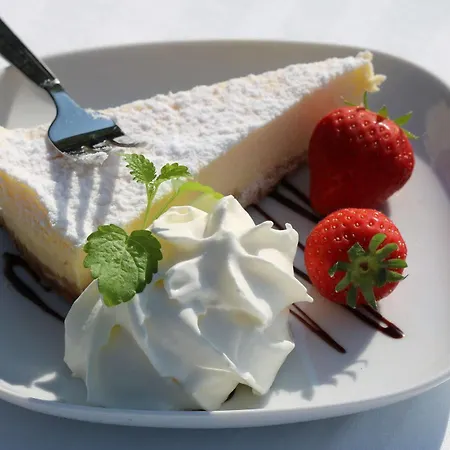 Brekkestranda Fjordhotel ホテル