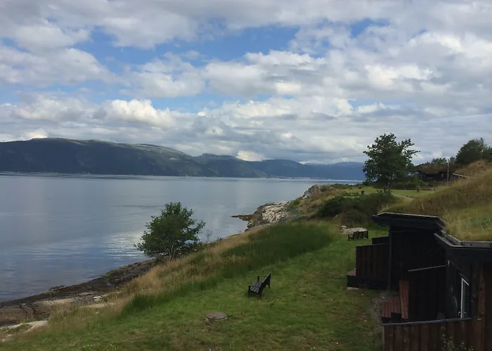Brekkestranda Fjordhotel ホテル Brekke