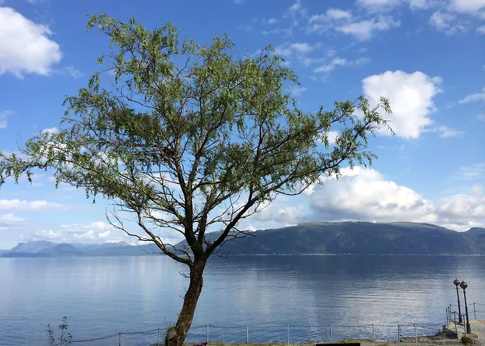 Brekkestranda Fjordhotel