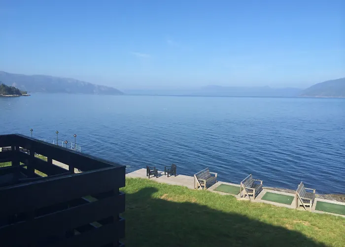 Brekkestranda Fjordhotel ホテル