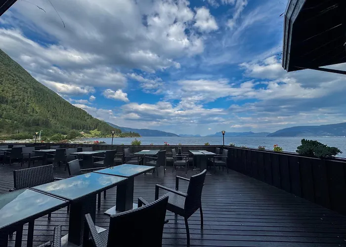 Brekkestranda Fjordhotel Hotell 3*