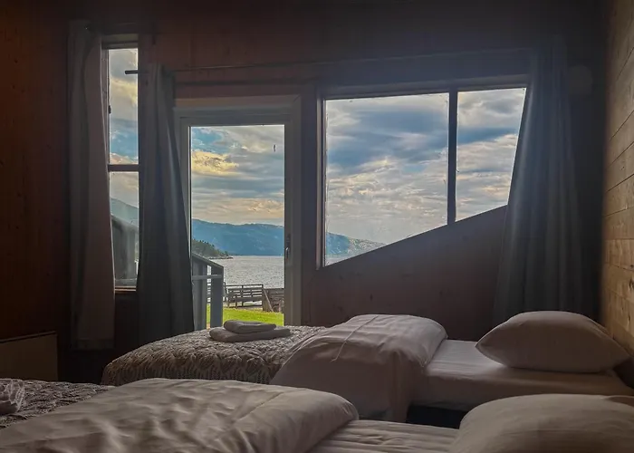 Hotell Brekkestranda Fjordhotel 3*